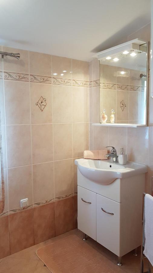 Apartmani Diva Malinska Exterior foto