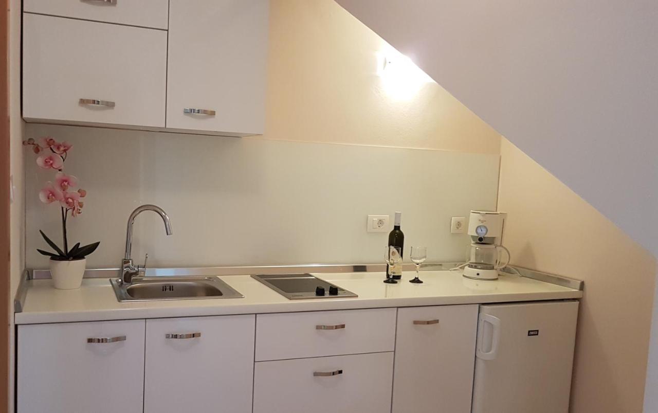 Apartmani Diva Malinska Exterior foto