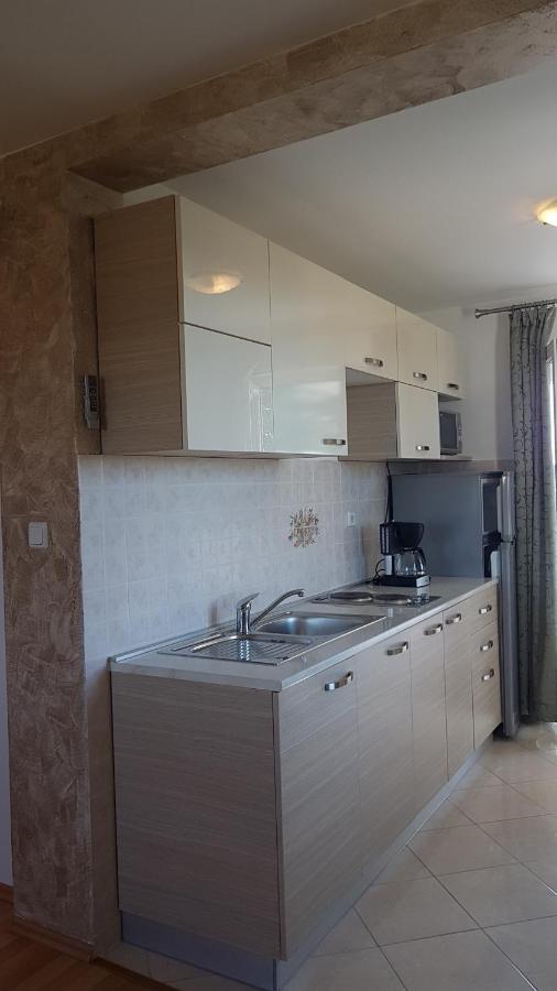 Apartmani Diva Malinska Exterior foto