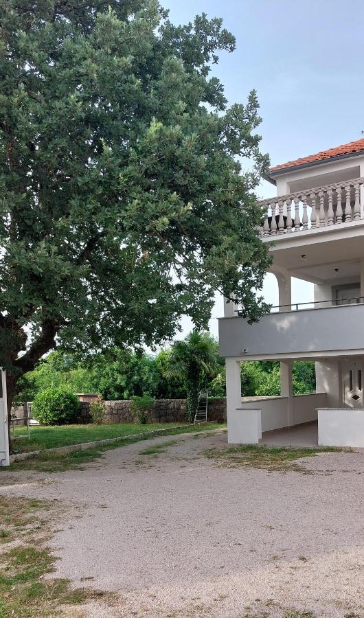 Apartmani Diva Malinska Exterior foto