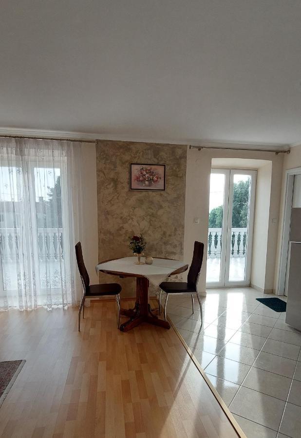 Apartmani Diva Malinska Exterior foto